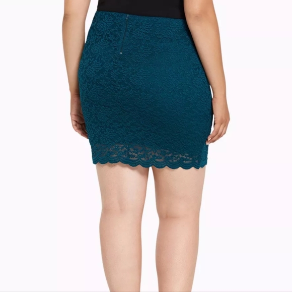 Torrid 00 Lace Mini Skirt - Picture 5 of 5